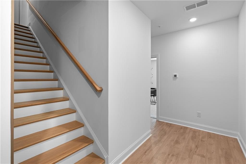 3 bedroom, 4 bathroom, 1,703 sq ft condominium for sale at 532 Alice Way D8, Cumming, GA 30040 — photo 2