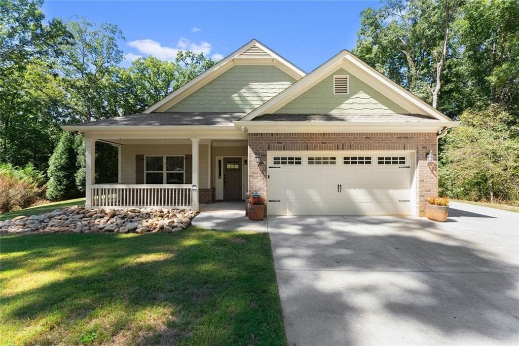 3 bedroom, 2 bathroom, 2,069 sq ft single family residence for sale at 3588 Phoenix Cove Drive, Gainesville, GA 30506