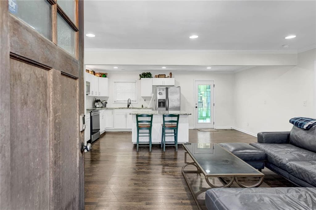 3 bedroom, 2 bathroom, 1,300 sq ft single family residence for sale at 740 Tara Circle, Atlanta, GA 30354 — photo 4