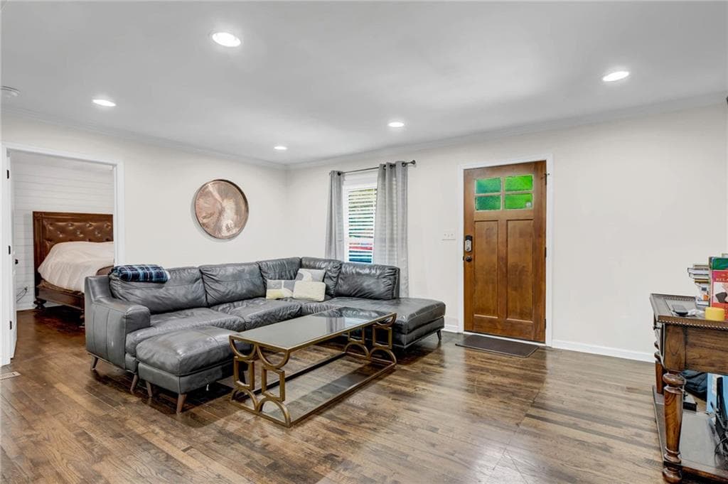 3 bedroom, 2 bathroom, 1,300 sq ft single family residence for sale at 740 Tara Circle, Atlanta, GA 30354 — photo 5