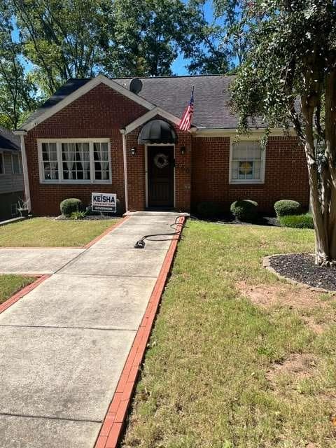 2 bedroom, 1 bathroom, 1,056 sq ft single family residence for sale at 166 Whitefoord Avenue, Atlanta, GA 30307