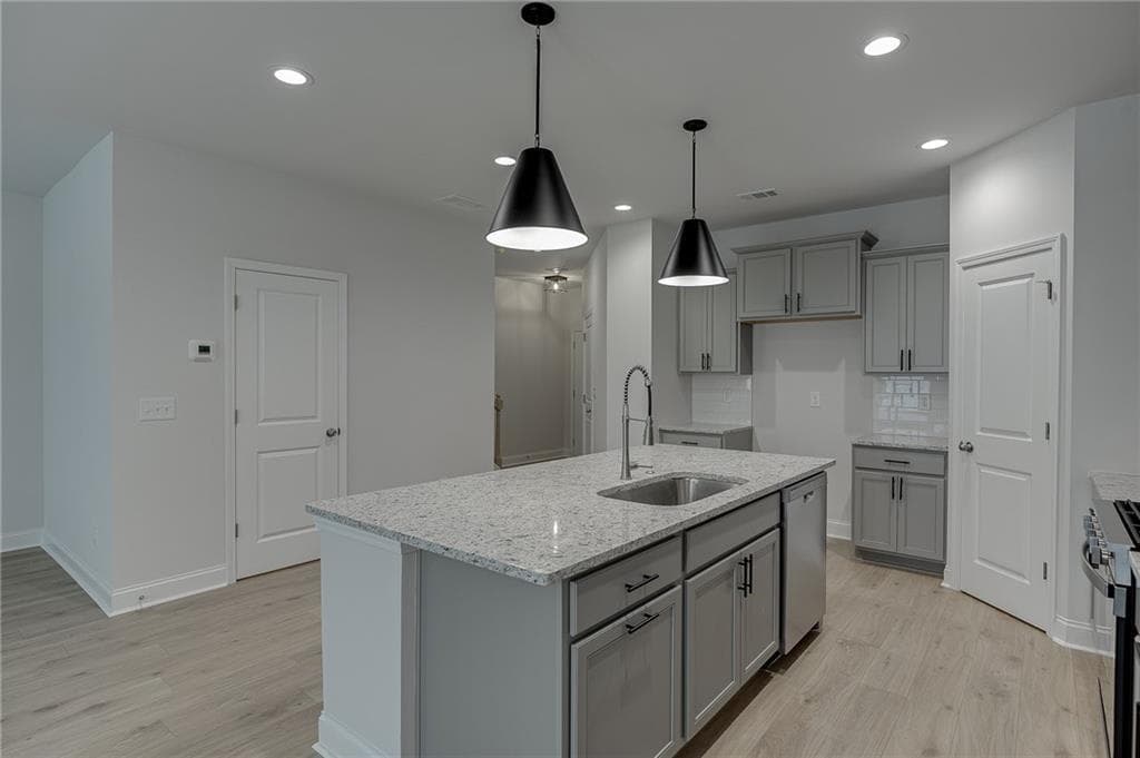 3 bedroom, 3 bathroom, 1,834 sq ft townhouse for sale at 757 Woods Chapel Road Lot 98, Sugar Hill, GA 30518 — photo 9