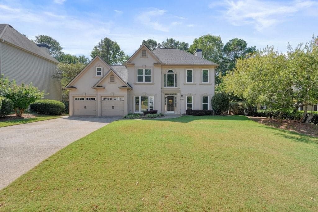 5 bedroom, 3 bathroom, 2,548 sq ft single family residence for sale at 4013 Ironhill Lane, Woodstock, GA 30189 — photo 2