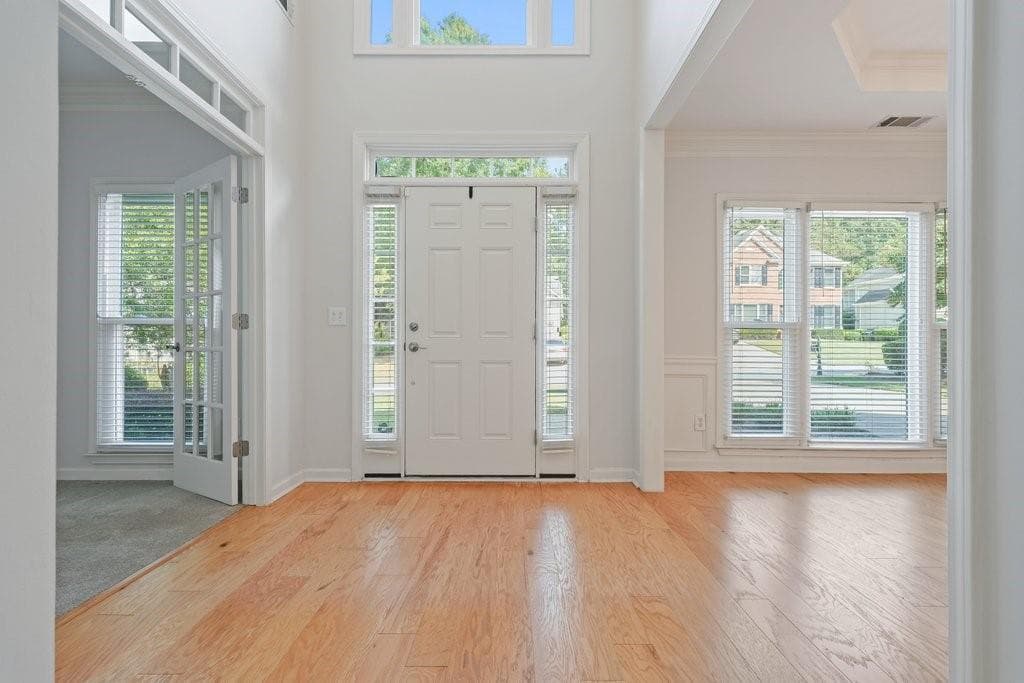5 bedroom, 3 bathroom, 2,548 sq ft single family residence for sale at 4013 Ironhill Lane, Woodstock, GA 30189 — photo 4