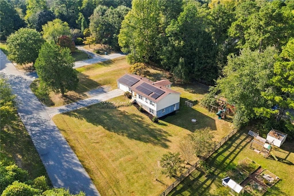 4 bedroom, 3 bathroom, 2,114 sq ft single family residence for sale at 408 White Way, Winder, GA 30680 — photo 2