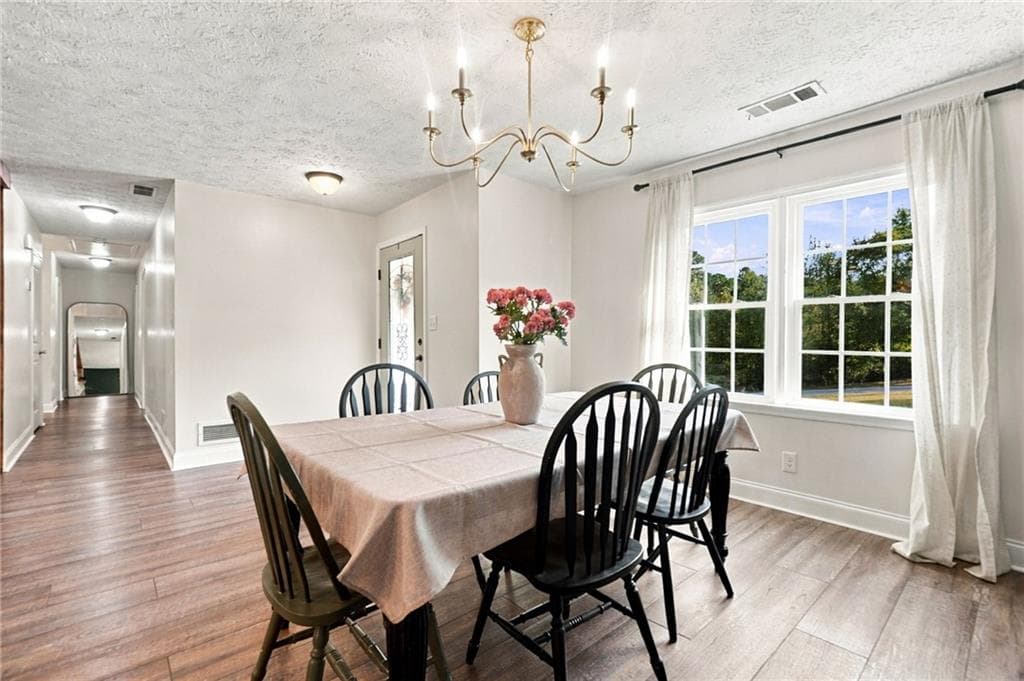 4 bedroom, 3 bathroom, 2,114 sq ft single family residence for sale at 408 White Way, Winder, GA 30680 — photo 4