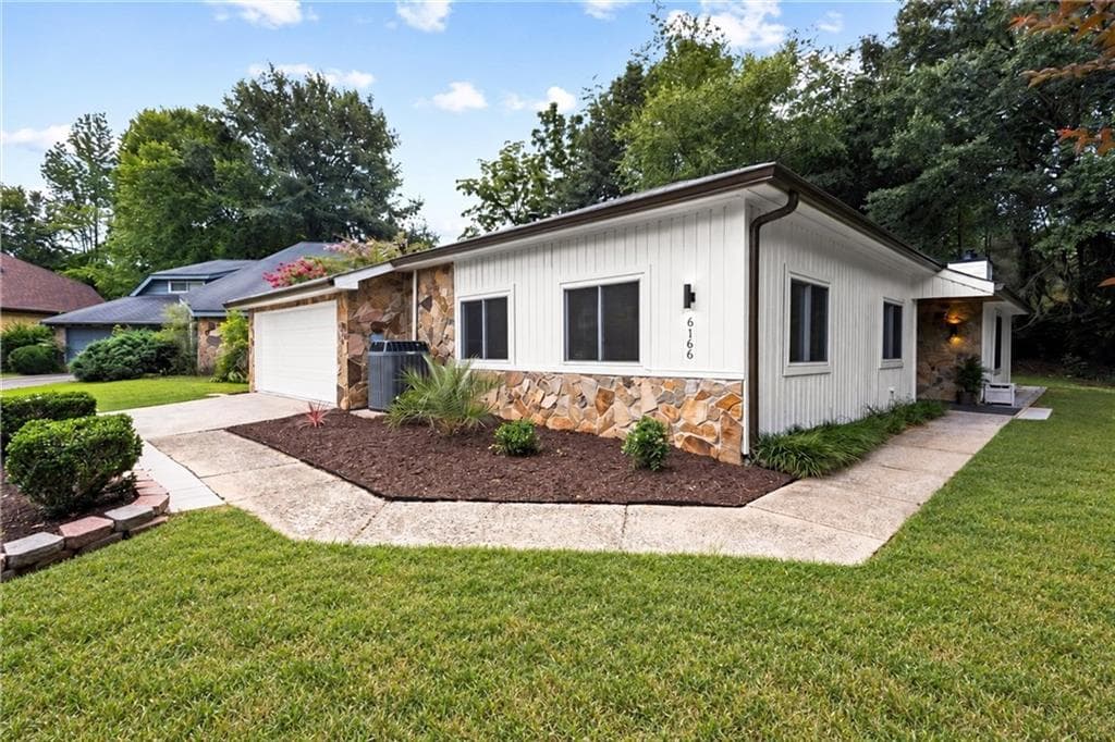 3 bedroom, 2 bathroom, 1,848 sq ft single family residence for sale at 6166 Stadium Court, Peachtree Corners, GA 30092 — photo 2