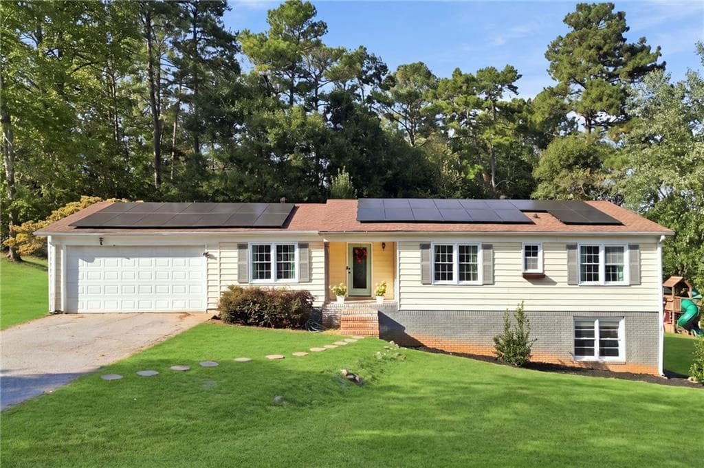 4 bedroom, 3 bathroom, 2,114 sq ft single family residence for sale at 408 White Way, Winder, GA 30680