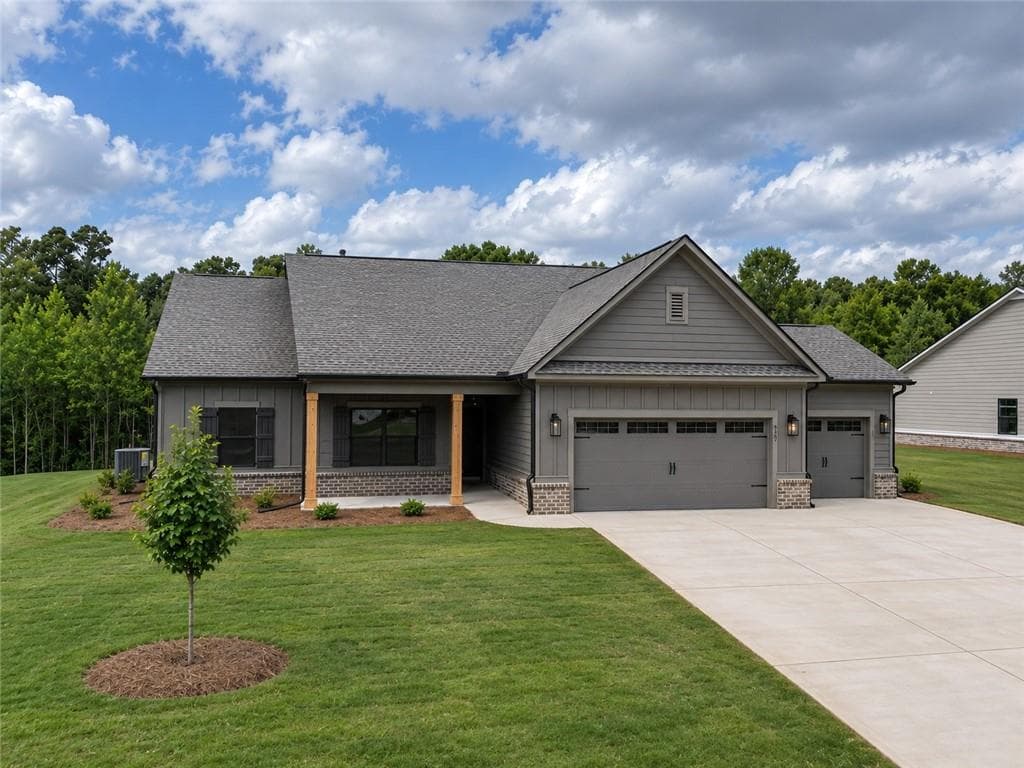 4 bedroom, 3 bathroom, 2,109 sq ft single family residence for sale at 417 Weslyn Drive, Social Circle, GA 30025 — photo 3