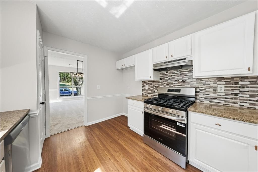 4 bedroom, 3 bathroom, 1,578 sq ft single family residence for sale at 390 Oak Vista Court, Lawrenceville, GA 30044 — photo 7