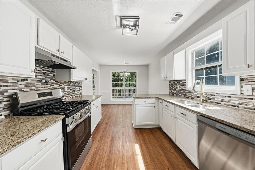 4 bedroom, 3 bathroom, 1,578 sq ft single family residence for sale at 390 Oak Vista Court, Lawrenceville, GA 30044 — photo 8