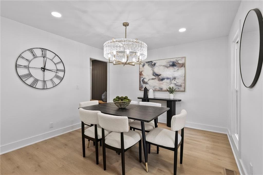 5 bedroom, 4 bathroom, 3,168 sq ft single family residence for sale at 3010 Canton Hills Drive, Marietta, GA 30062 — photo 8