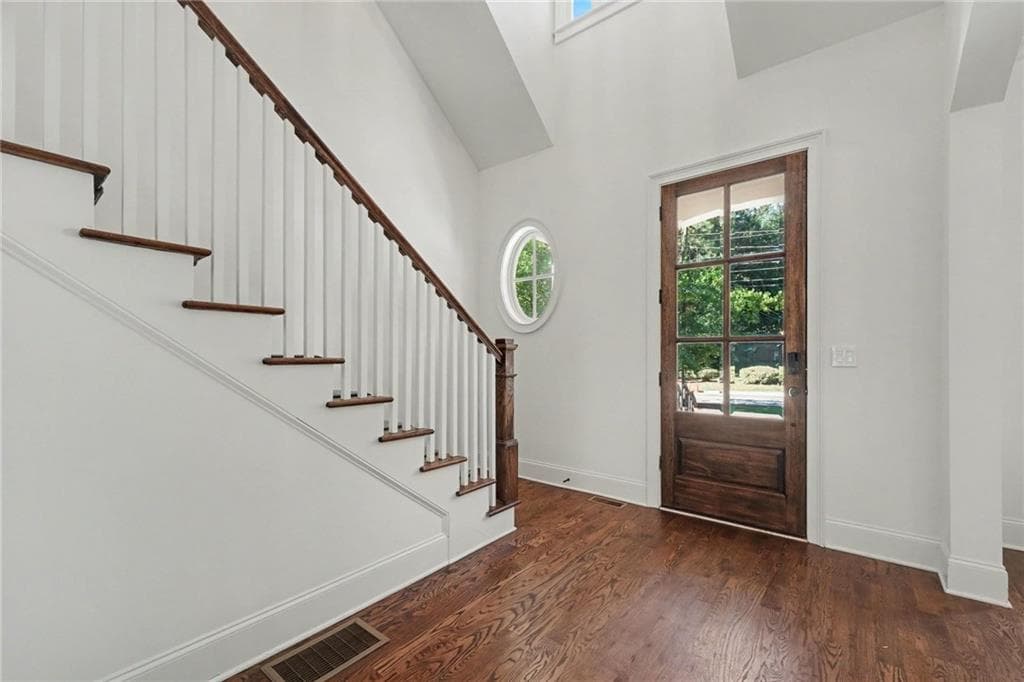 5 bedroom, 4 bathroom, 3,105 sq ft single family residence for sale at 2499 Warren Road, Atlanta, GA 30318 — photo 2