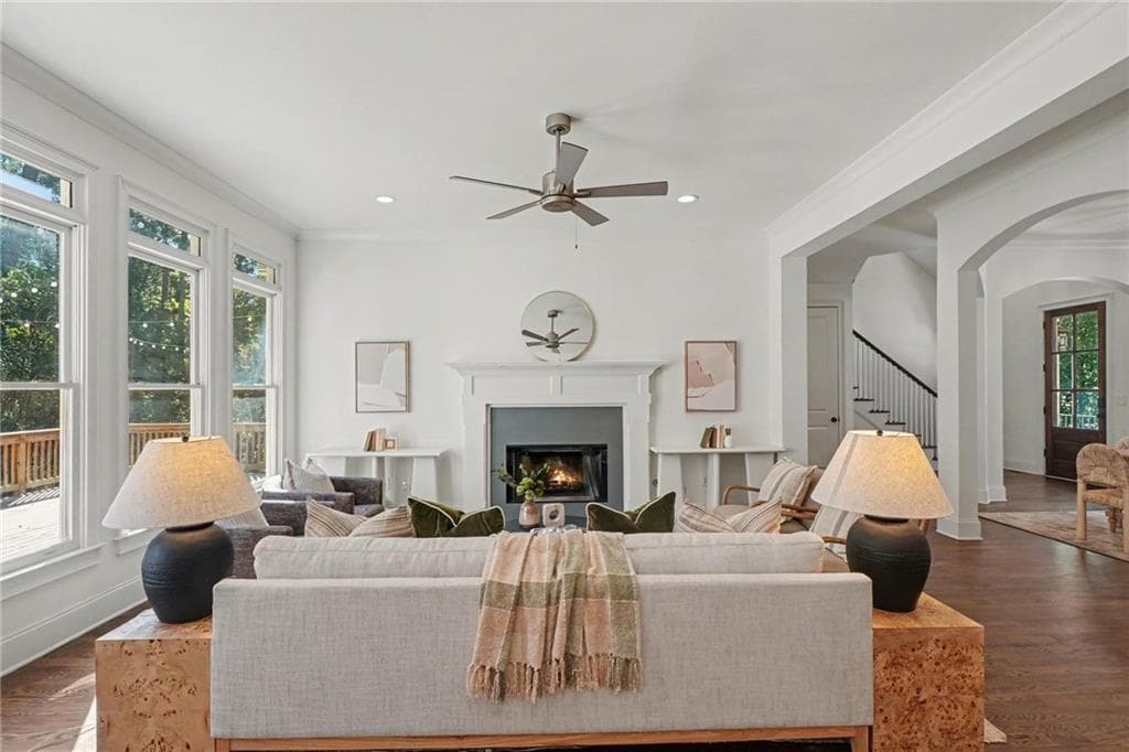 5 bedroom, 4 bathroom, 3,105 sq ft single family residence for sale at 2499 Warren Road, Atlanta, GA 30318 — photo 4