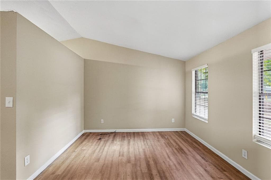 4 bedroom, 2 bathroom, 1,430 sq ft single family residence for sale at 5130 S Woodbridge Trail, Stone Mountain, GA 30088 — photo 2
