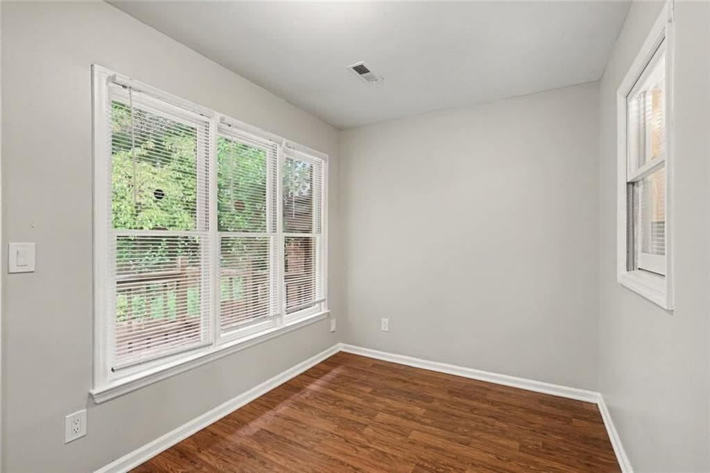 2 bedroom, 3 bathroom, 1,926 sq ft townhouse for sale at 122 Davis Mill Court, Lawrenceville, GA 30044 — photo 4