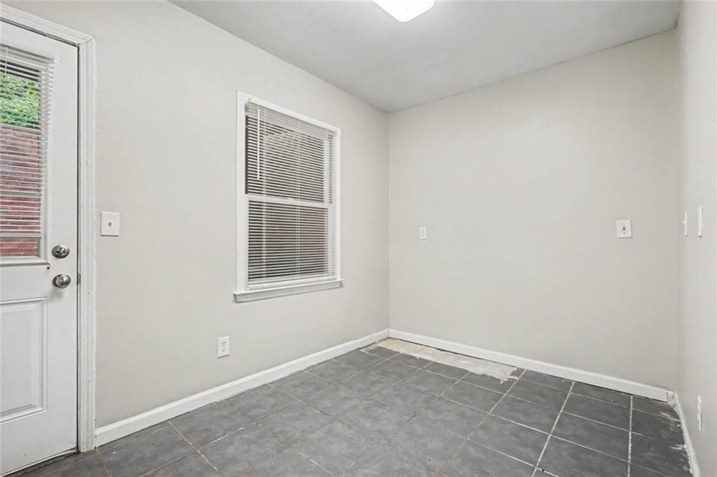 2 bedroom, 3 bathroom, 1,926 sq ft townhouse for sale at 122 Davis Mill Court, Lawrenceville, GA 30044 — photo 7