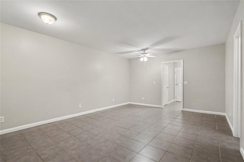 2 bedroom, 3 bathroom, 1,926 sq ft townhouse for sale at 122 Davis Mill Court, Lawrenceville, GA 30044 — photo 8