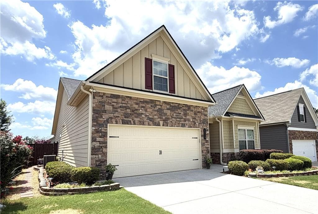 4 bedroom, 2 bathroom, 1,994 sq ft single family residence for sale at 1229 Sonoma Lane, Lawrenceville, GA 30045 — photo 3