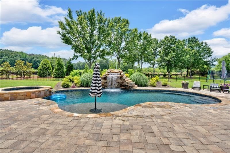 5 bedroom, 4 bathroom, 3,954 sq ft single family residence for sale at 11 LAUREL Trace, Cartersville, GA 30120 — photo 3