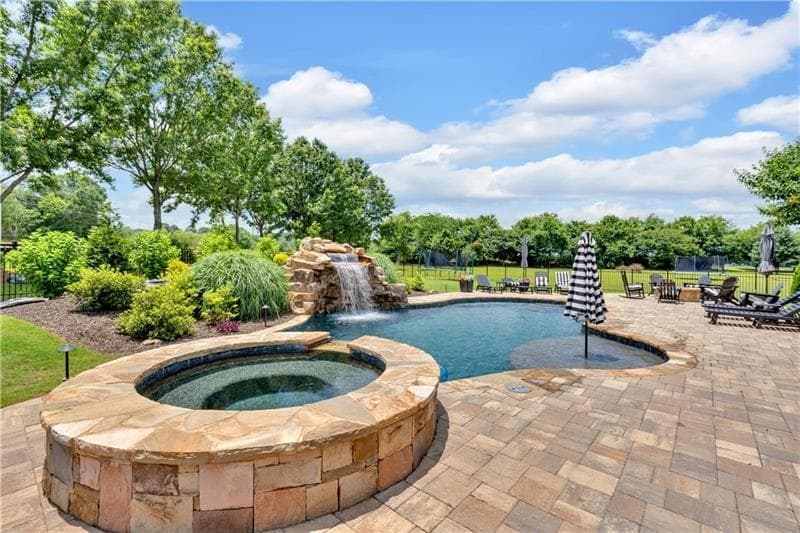 5 bedroom, 4 bathroom, 3,954 sq ft single family residence for sale at 11 LAUREL Trace, Cartersville, GA 30120 — photo 4