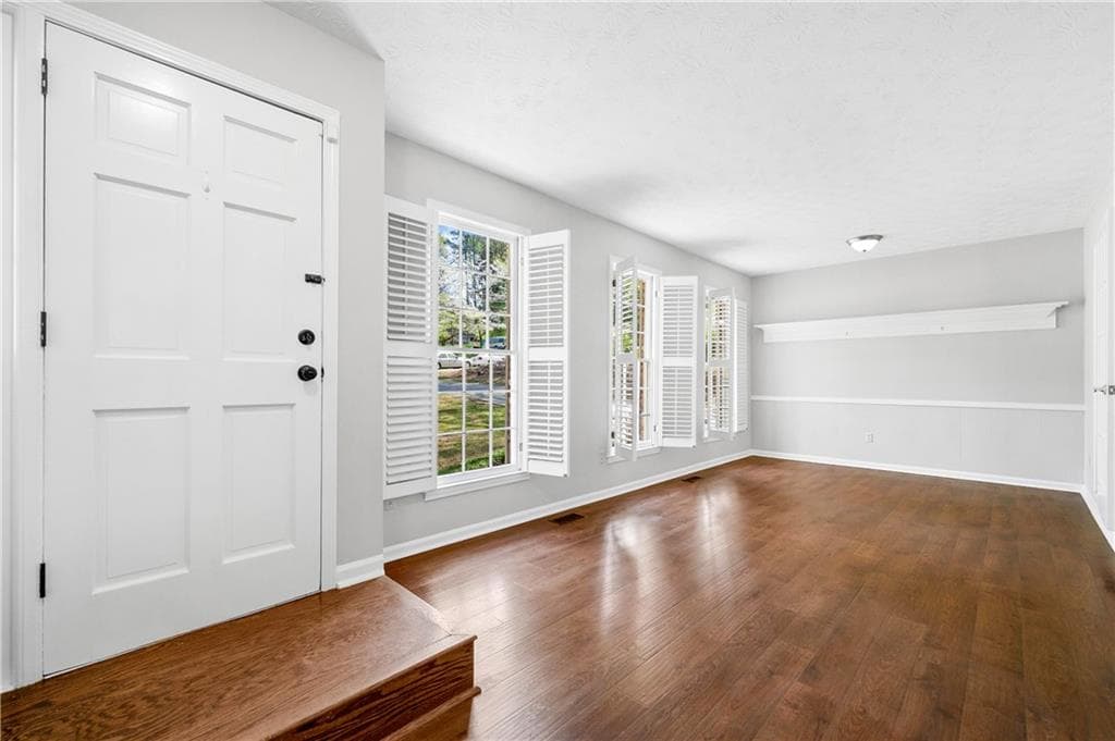 4 bedroom, 3 bathroom, 2,587 sq ft single family residence for sale at 155 King David Drive, Lilburn, GA 30047 — photo 5