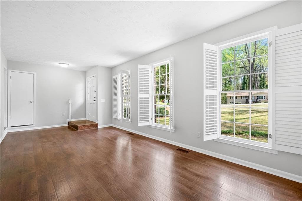 4 bedroom, 3 bathroom, 2,587 sq ft single family residence for sale at 155 King David Drive, Lilburn, GA 30047 — photo 7