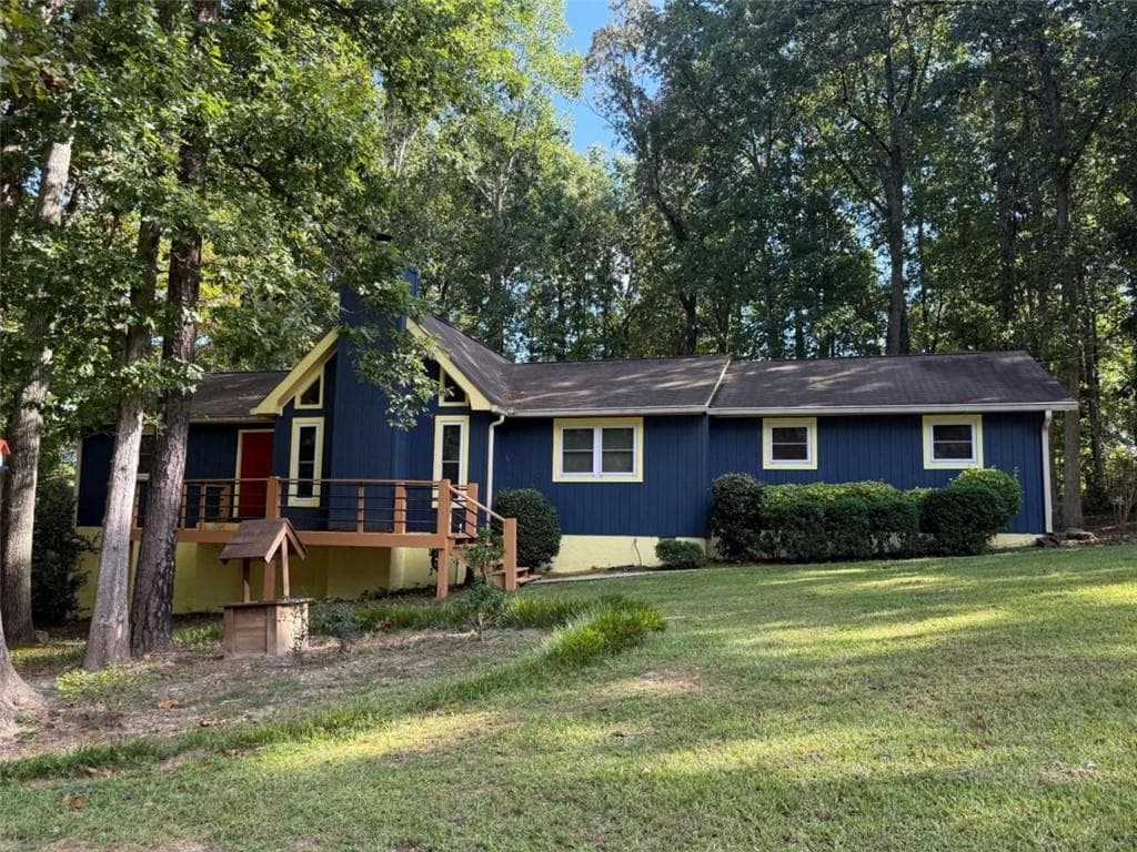 3 bedroom, 2 bathroom, 1,593 sq ft single family residence for sale at 2735 Austin Lane, Jonesboro, GA 30236
