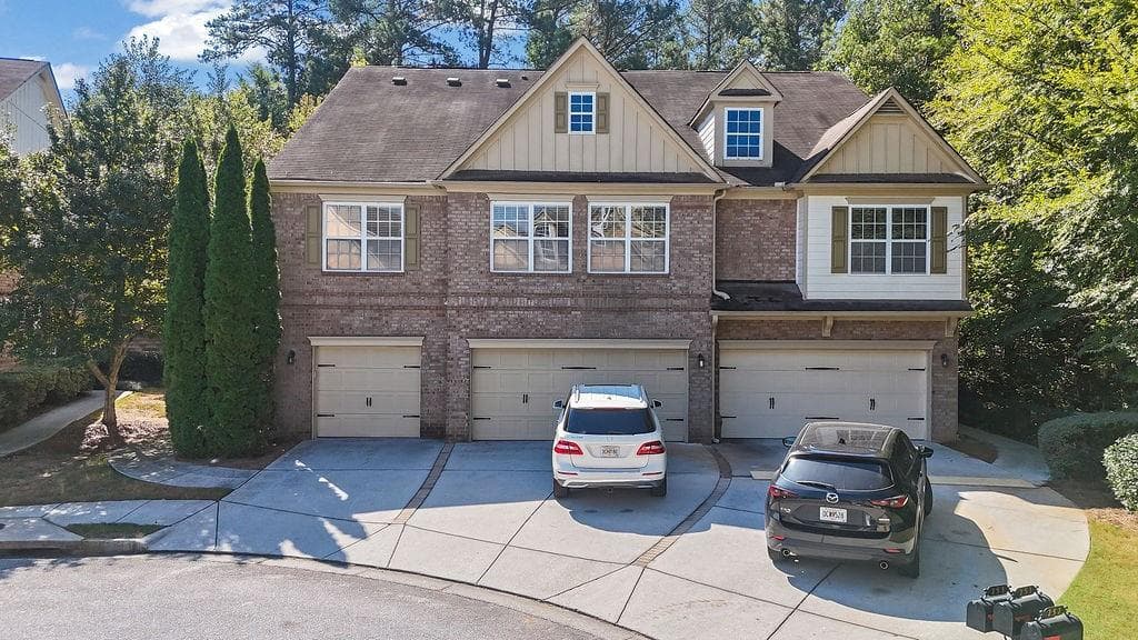 2 bedroom, 2 bathroom, 1,178 sq ft townhouse for sale at 805 Pleasant Hill Road 253, Lilburn, GA 30047