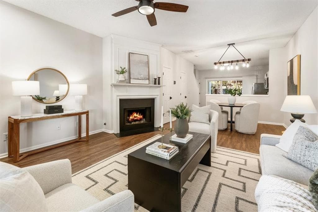 2 bedroom, 3 bathroom, 1,184 sq ft townhouse for sale at 273 Devonshire Drive, Roswell, GA 30022 — photo 2