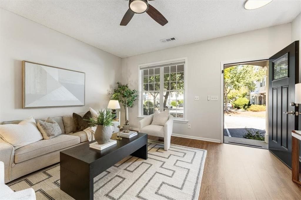 2 bedroom, 3 bathroom, 1,184 sq ft townhouse for sale at 273 Devonshire Drive, Roswell, GA 30022 — photo 5