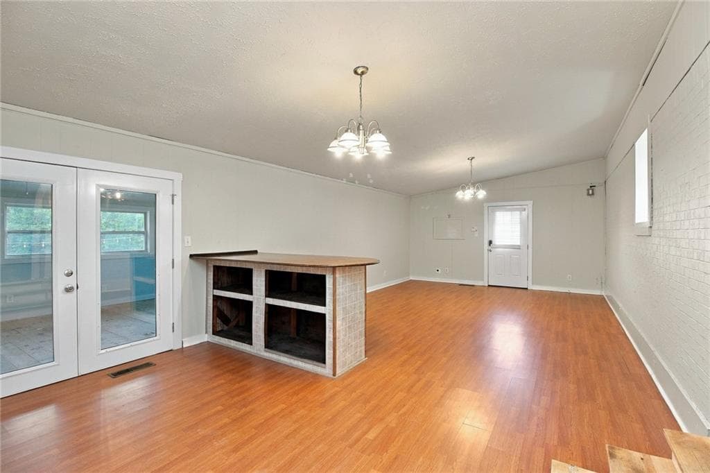 4 bedroom, 2 bathroom, 2,665 sq ft single family residence under contract at 2460 Greensboro Road, Madison, GA 30650 — photo 3