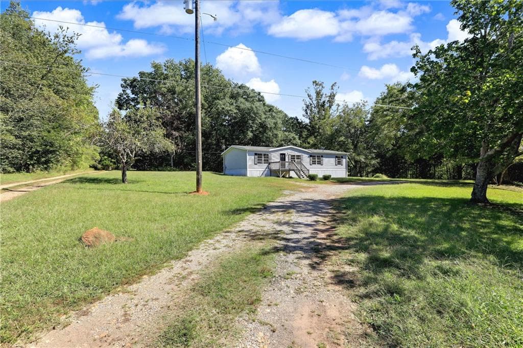 3 bedroom, 2 bathroom, 1,568 sq ft single family residence for sale at 249 John Golden Road, Temple, GA 30179 — photo 3