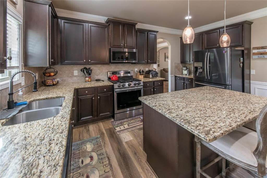 4 bedroom, 3 bathroom, 2,642 sq ft single family residence for sale at 4230 Hopewell Manor Drive, Cumming, GA 30028 — photo 7