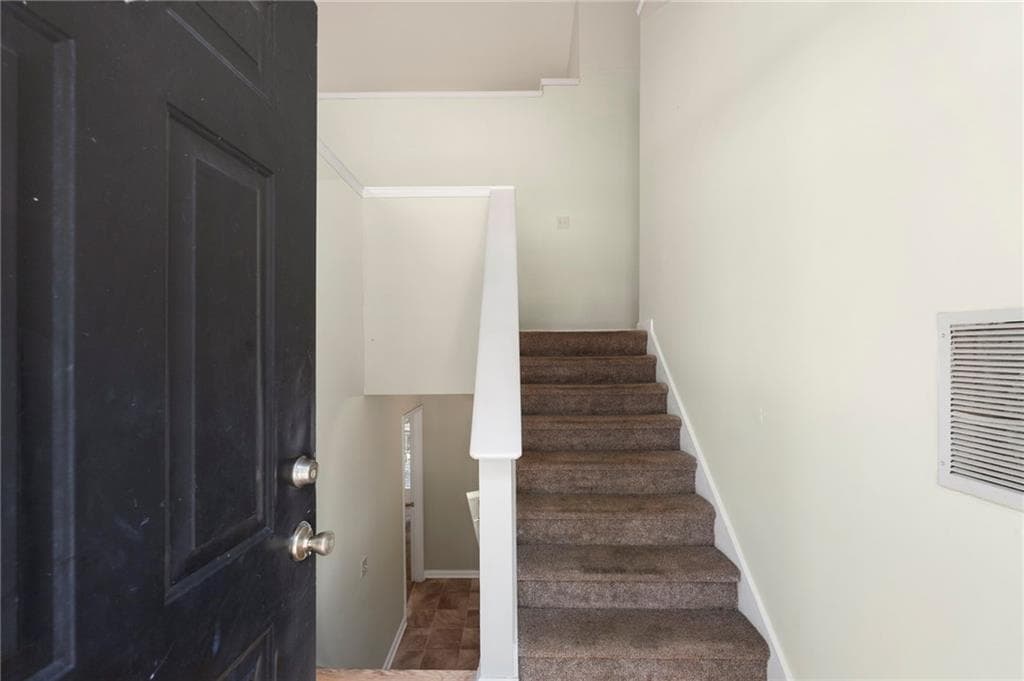 4 bedroom, 4 bathroom, 1,737 sq ft single family residence for sale at 6570 Snowbird Lane, Douglasville, GA 30134 — photo 3