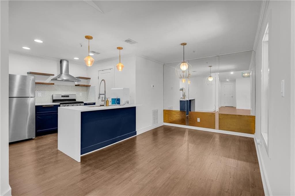 1 bedroom, 1 bathroom, 785 sq ft condominium for sale at 2004 River Heights Walk, Marietta, GA 30067 — photo 1 of 41