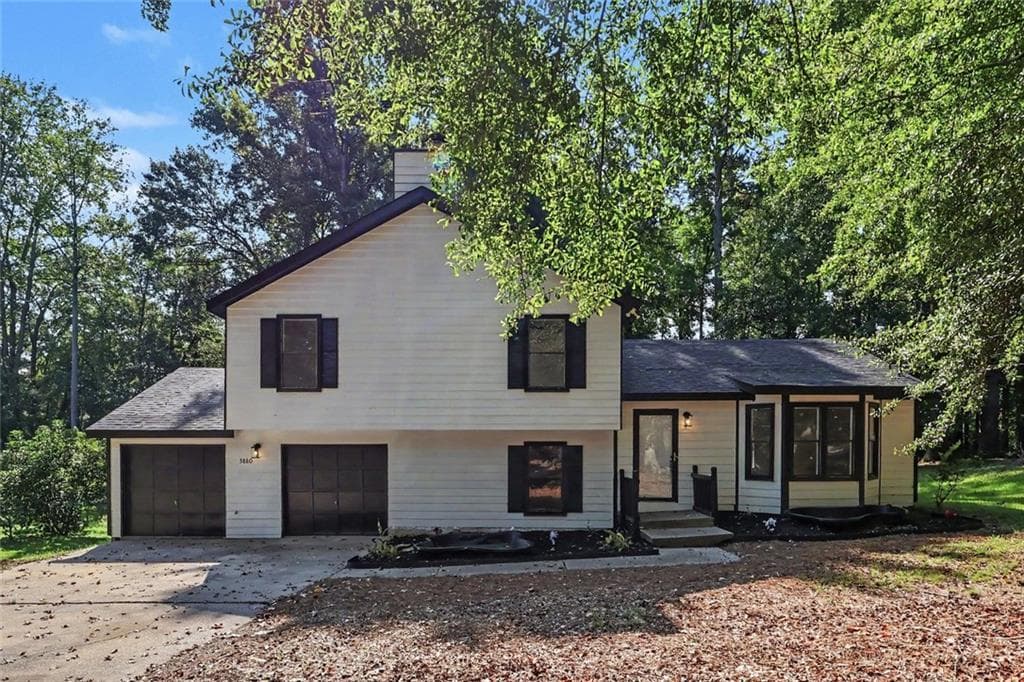 3 bedroom, 2 bathroom, 1,428 sq ft single family residence for sale at 5880 Bluebonnet Circle, College Park, GA 30349