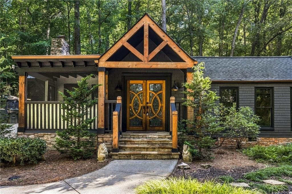 3 bedroom, 2 bathroom, 1,481 sq ft single family residence for sale at 191 Mountain Park Road, Roswell, GA 30075 — photo 2