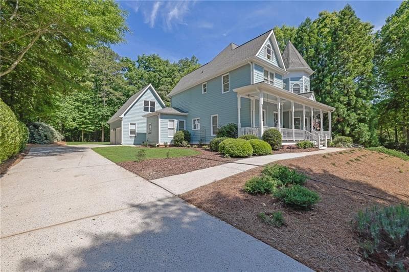 4 bedroom, 4 bathroom, 4,100 sq ft single family residence for sale at 360 Coach House Lane, Milton, GA 30004 — photo 2