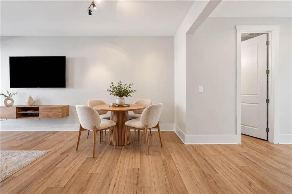 3 bedroom, 4 bathroom, 1,590 sq ft townhouse for sale at 1519 Layton Lane, Atlanta, GA 30318 — photo 4