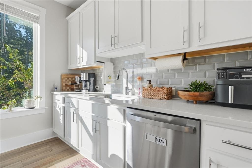 3 bedroom, 4 bathroom, 1,590 sq ft townhouse for sale at 1519 Layton Lane, Atlanta, GA 30318 — photo 7