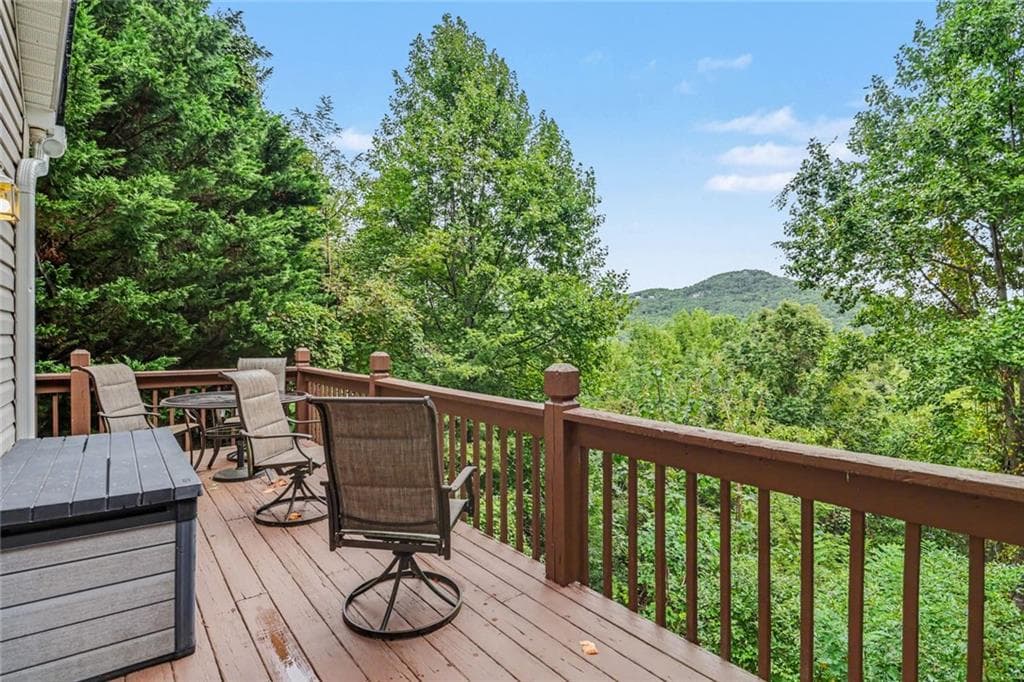 4 bedroom, 4 bathroom, 2,984 sq ft single family residence for sale at 584 Chalet Drive, Sautee Nacoochee, GA 30571 — photo 2