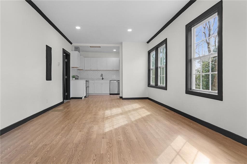 3 bedroom, 4 bathroom, 1,241 sq ft single family residence for sale at 391 S Bend Avenue, Atlanta, GA 30315 — photo 4