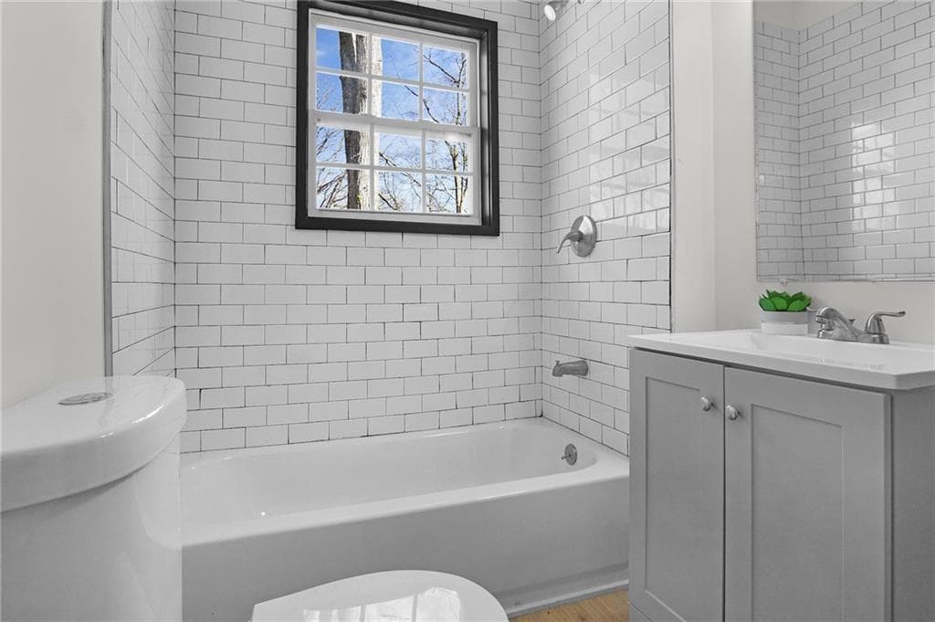 3 bedroom, 4 bathroom, 1,241 sq ft single family residence for sale at 391 S Bend Avenue, Atlanta, GA 30315 — photo 6