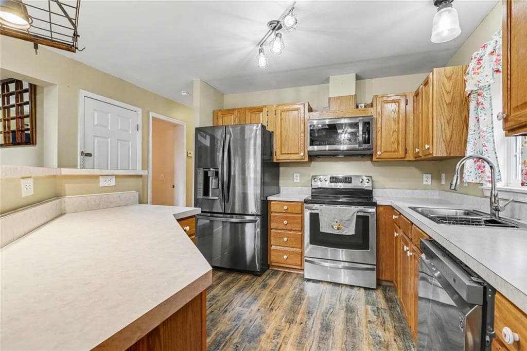 4 bedroom, 4 bathroom, 2,984 sq ft single family residence for sale at 584 Chalet Drive, Sautee Nacoochee, GA 30571 — photo 5