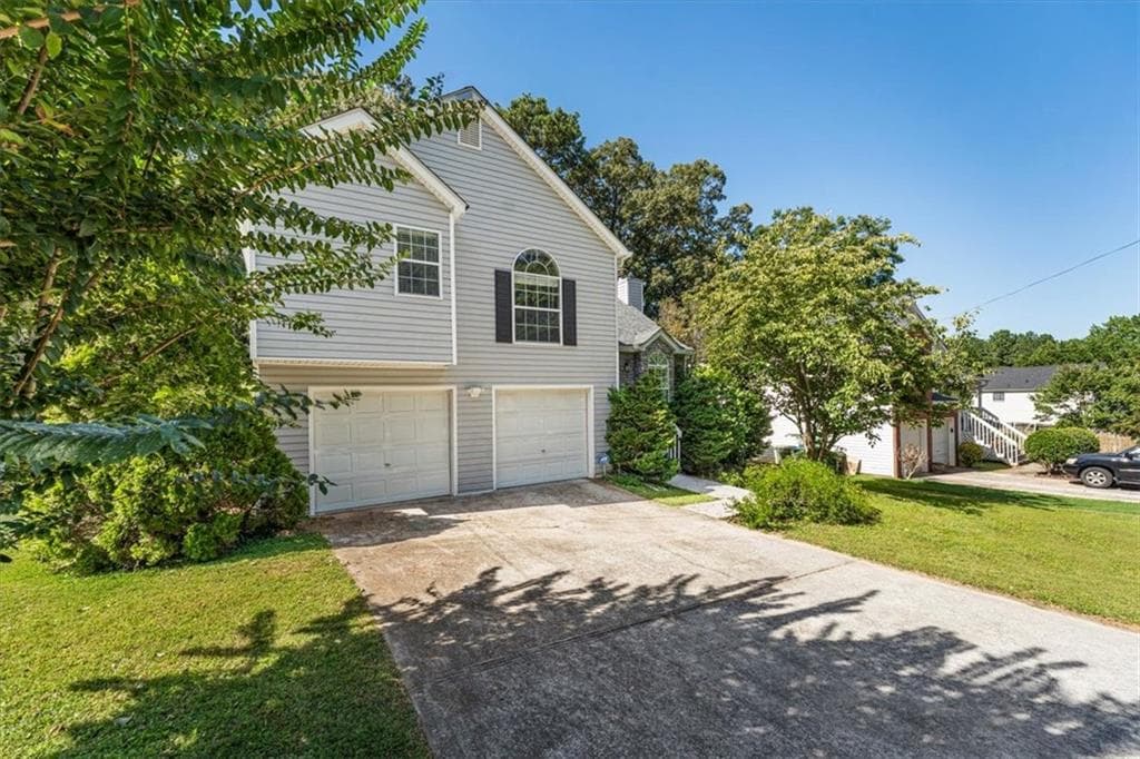 3 bedroom, 3 bathroom, 1,120 sq ft single family residence for sale at 3427 Parkview Place, Hapeville, GA 30354