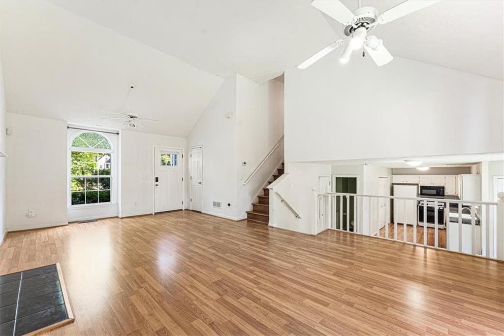 3 bedroom, 3 bathroom, 1,120 sq ft single family residence for sale at 3427 Parkview Place, Hapeville, GA 30354 — photo 6