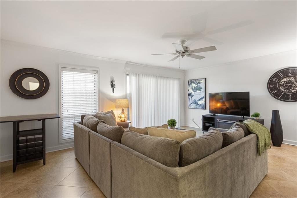 2 bedroom, 2 bathroom, 1,206 sq ft condominium for sale at 6851 Roswell Road H28, Sandy Springs, GA 30328 — photo 2