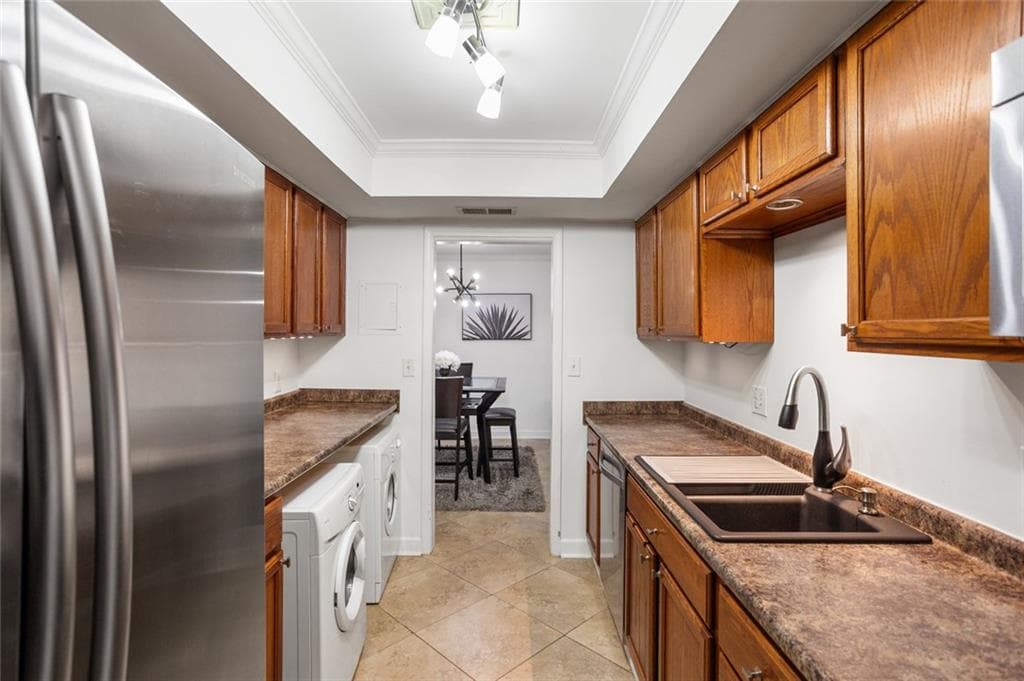 2 bedroom, 2 bathroom, 1,206 sq ft condominium for sale at 6851 Roswell Road H28, Sandy Springs, GA 30328 — photo 8