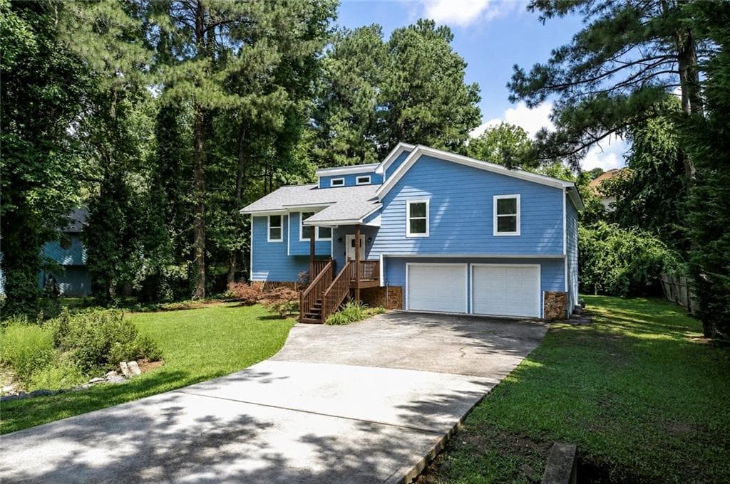 4 bedroom, 2 bathroom, 2,016 sq ft single family residence for sale at 2486 Sawmill Road, Marietta, GA 30064 — photo 4